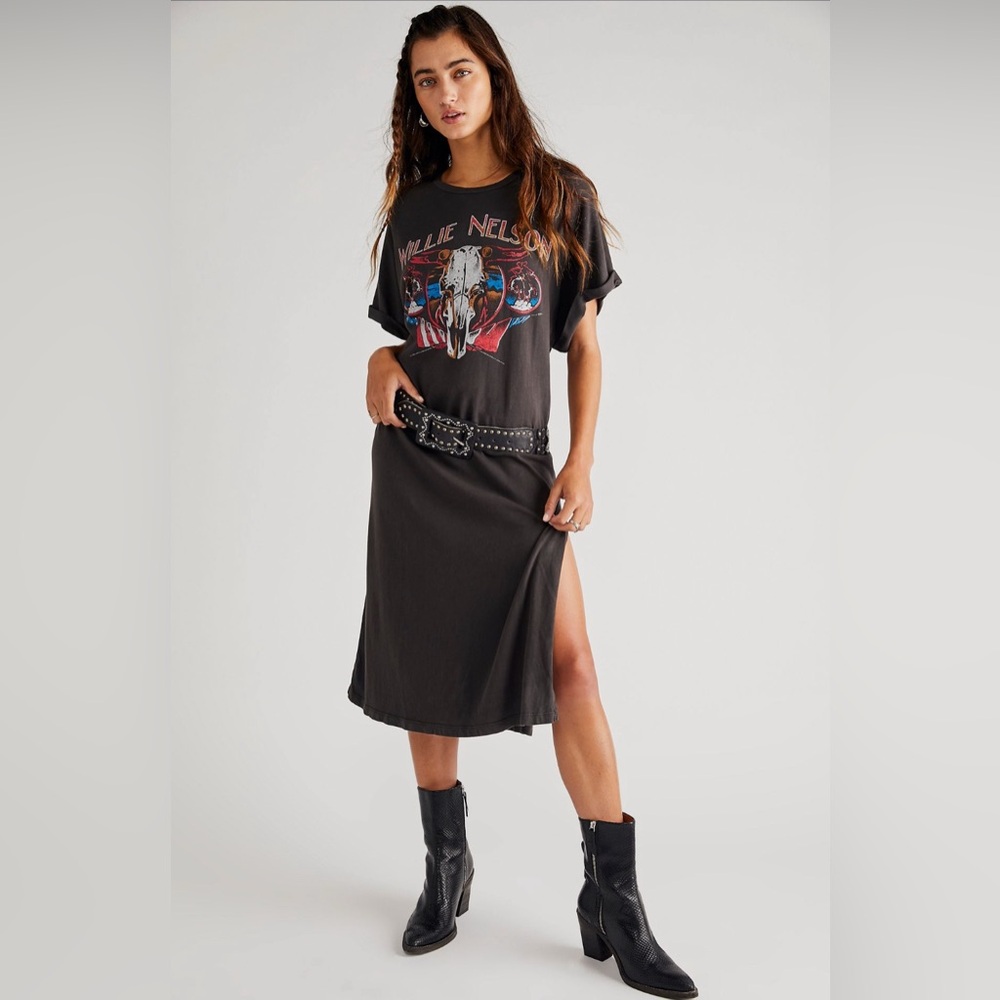 Daydreamer Black Graphic Midi dress
